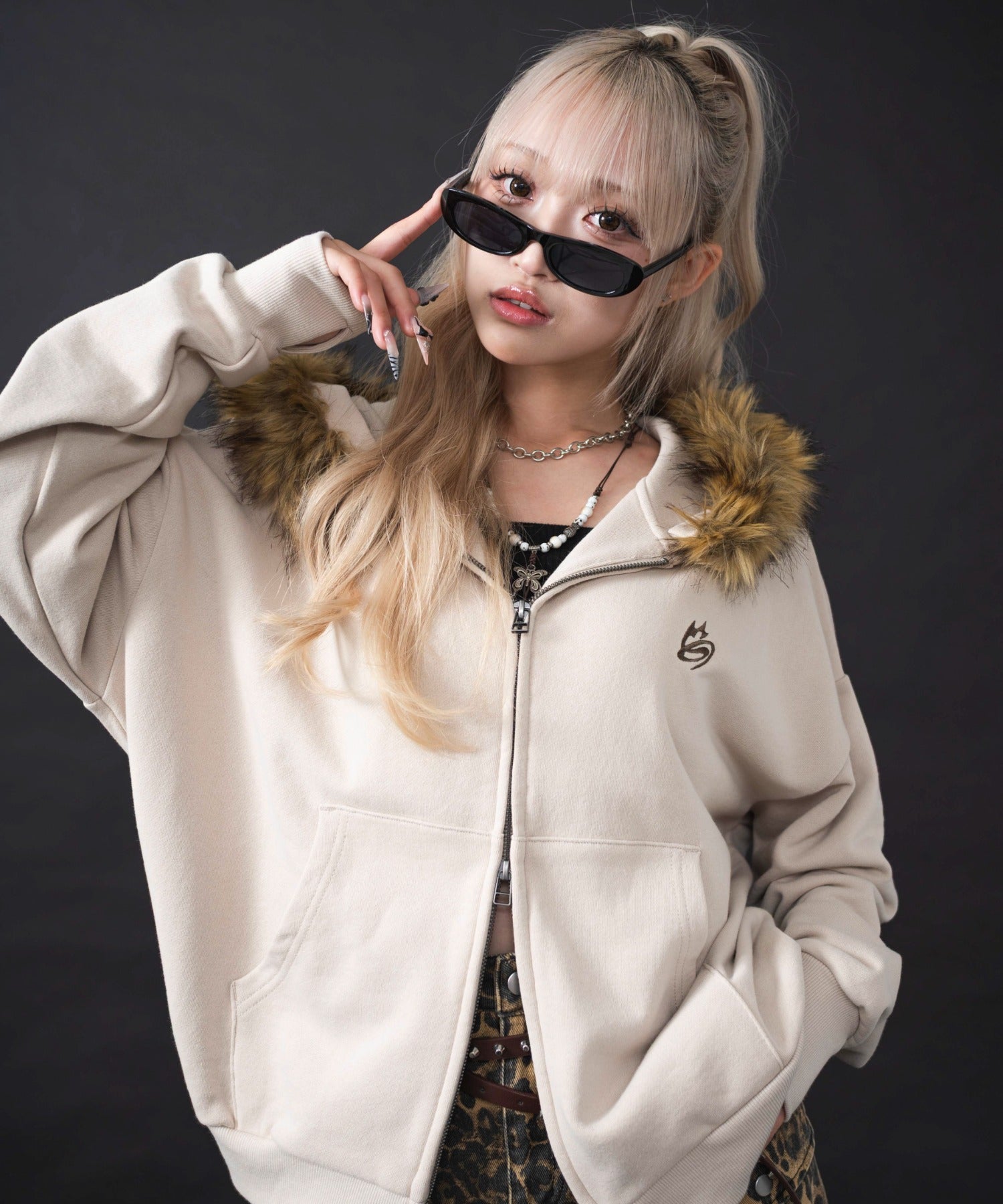 MA55IVE　ファーグラフィックZIPパーカー MA55IVE ファーグラフィックZIPパーカー – WEGO ONLINE STORE