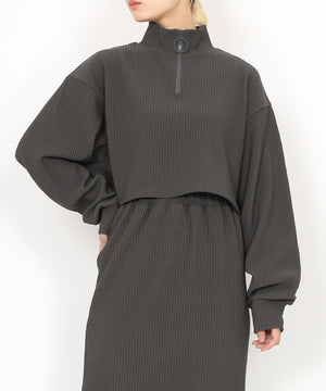 ハーフZIPクロップドトップ