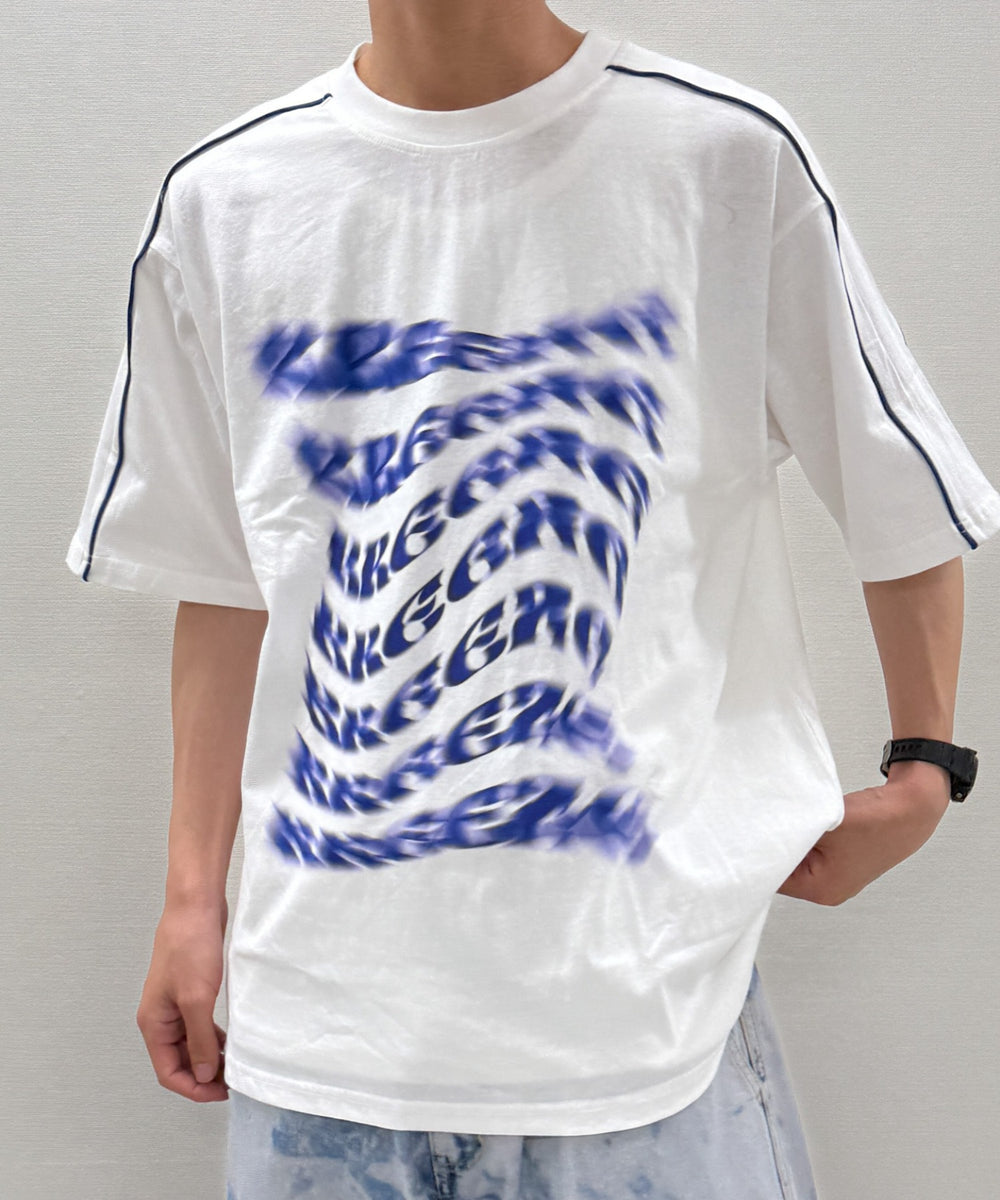 オフホワイト モデル：175cm M着用