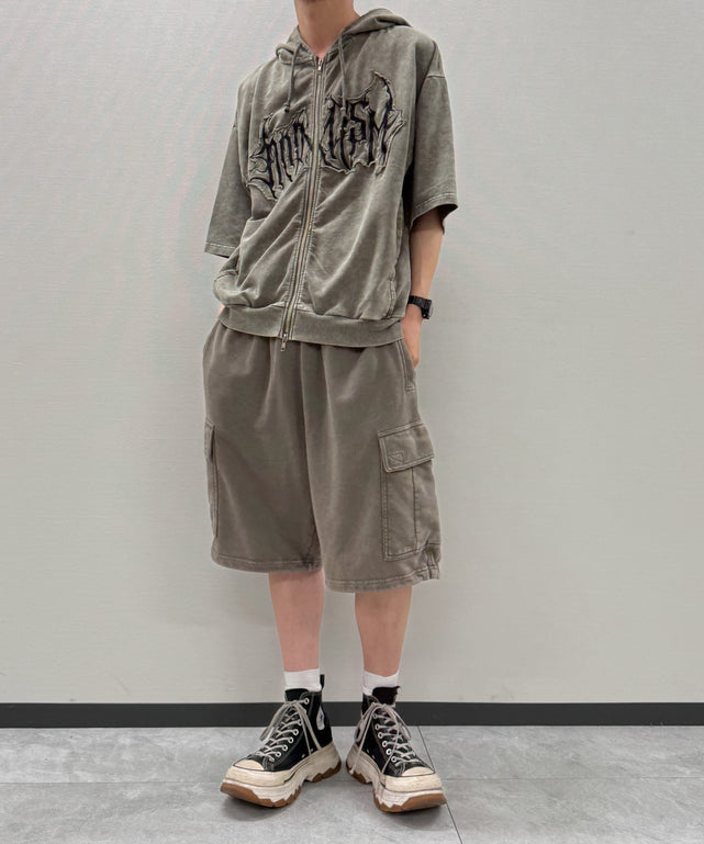 カーキ モデル：175cm M着用