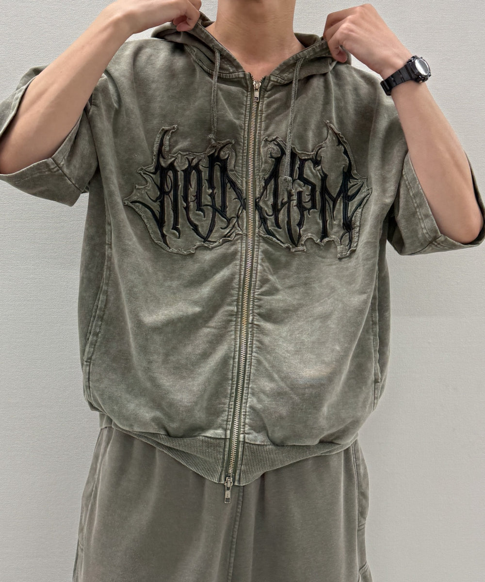 カーキ モデル：175cm M着用