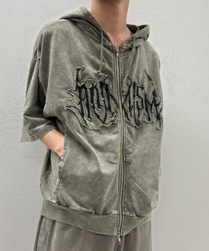 カーキ モデル：175cm M着用