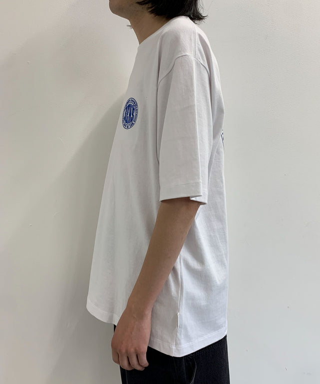 ホワイト　モデル：175㎝　L着用