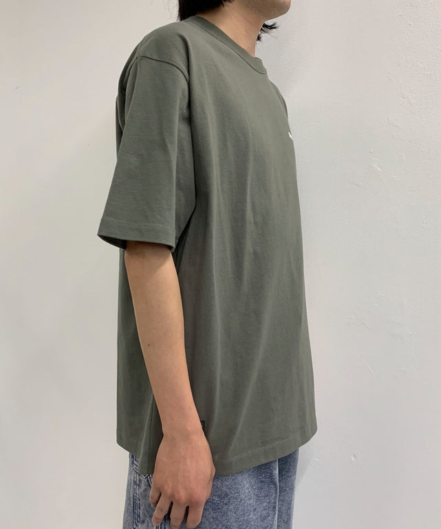 カーキ　モデル：175㎝　L着用