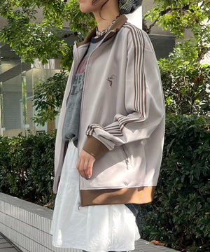 ベージュ モデル:165cm Mサイズ着用