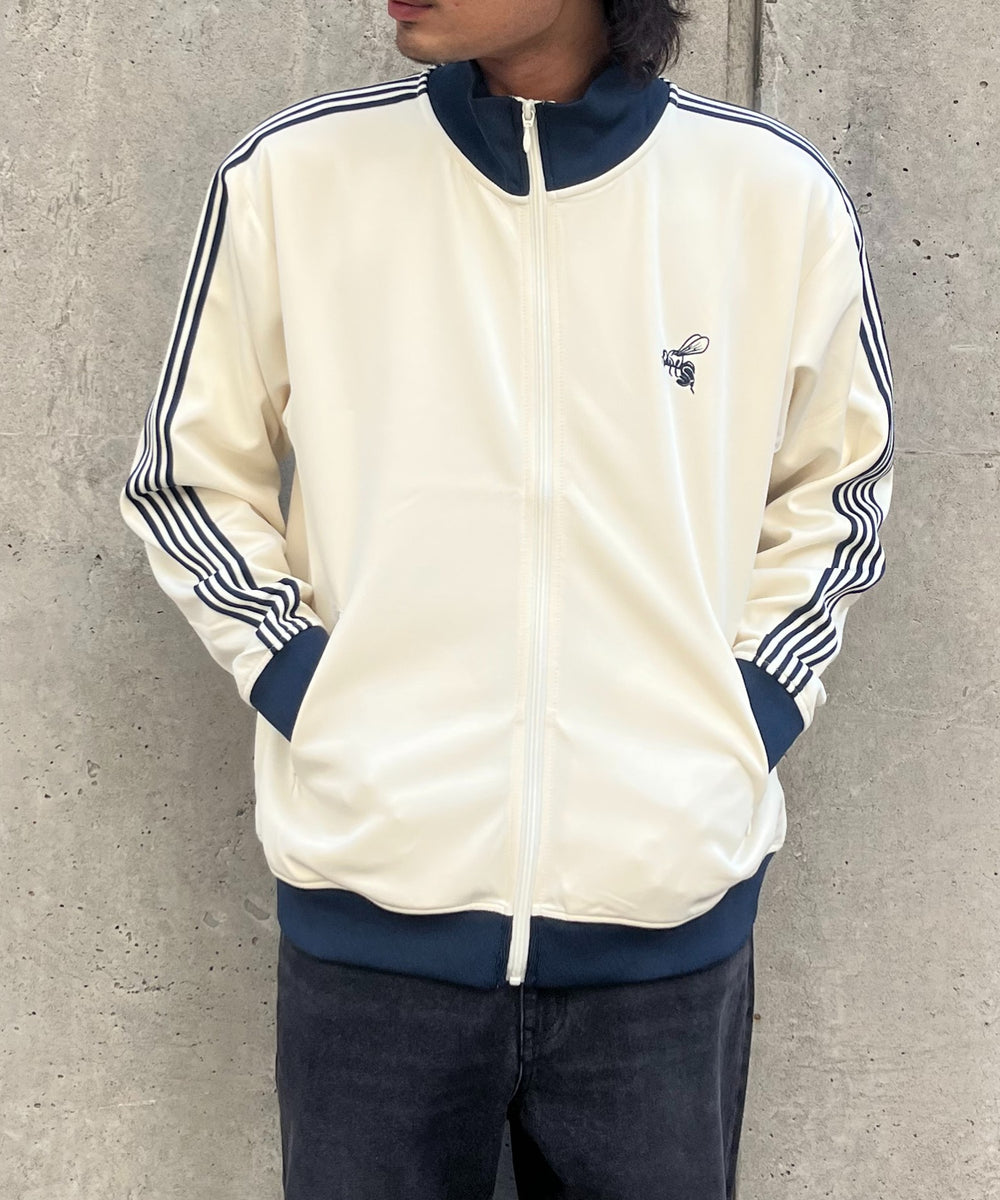 ホワイトアイボリー モデル:178cm Lサイズ着用