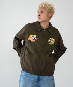 カーキ モデル：178cm L着用