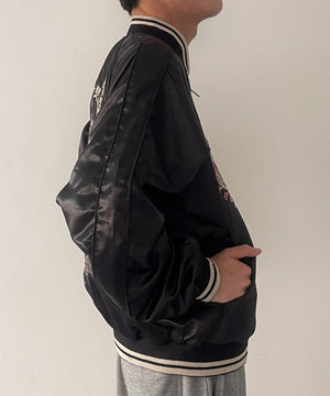 ブラック モデル：175cm L着用