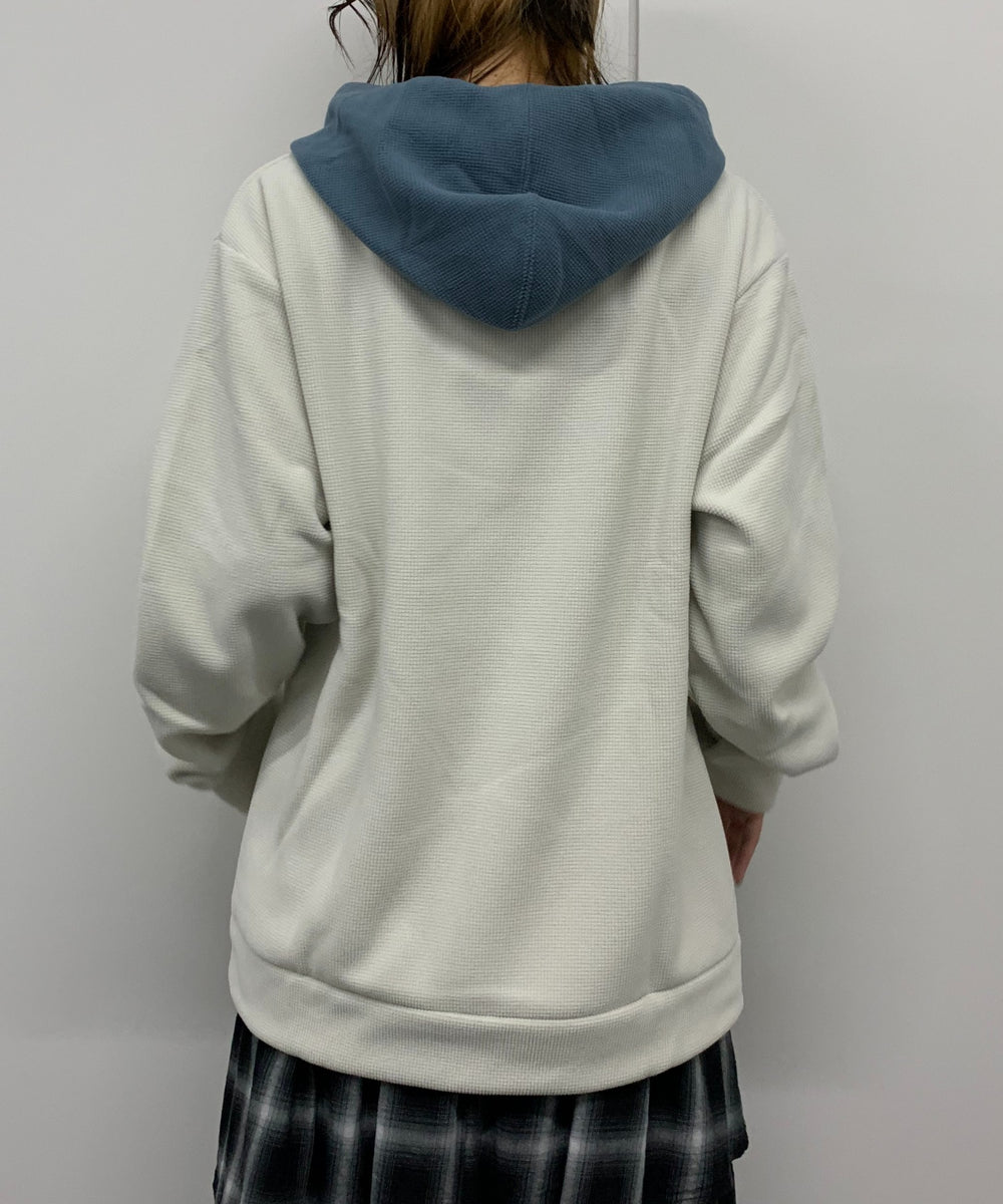 ホワイトアイボリー モデル:165cm Lサイズ着用