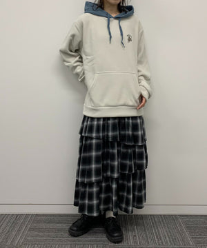 ホワイトアイボリー モデル:165cm Lサイズ着用