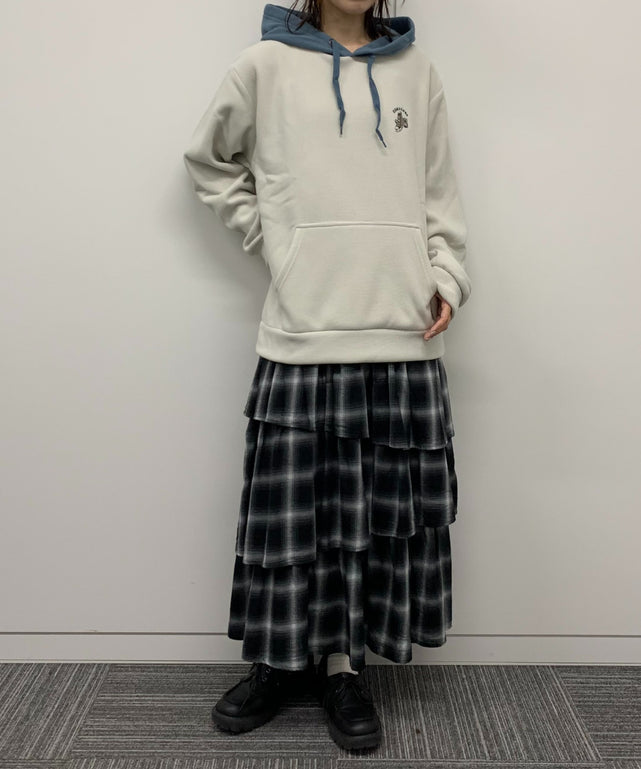 ホワイトアイボリー モデル:165cm Lサイズ着用