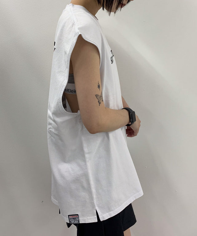 ホワイト モデル：165cm L着用