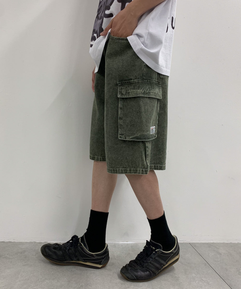 カーキ モデル：175cm L着用