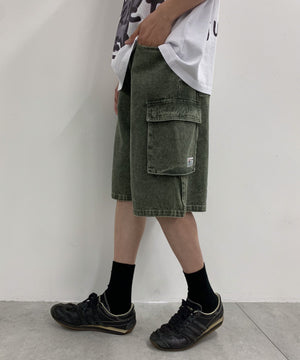 カーキ モデル：175cm L着用