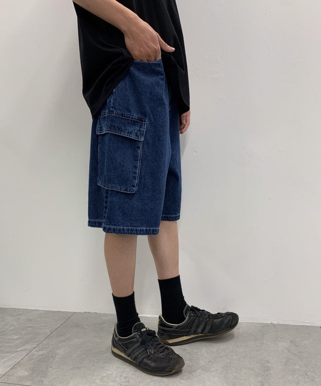 ネイビー モデル：175cm L着用