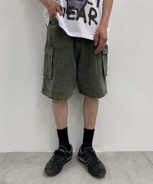 カーキ モデル：175cm L着用