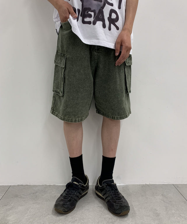 カーキ モデル：175cm L着用