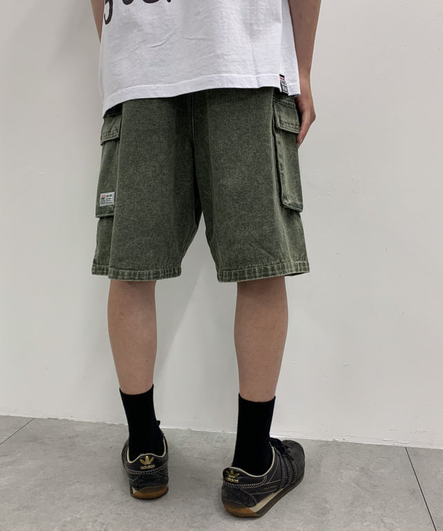 カーキ モデル：175cm L着用