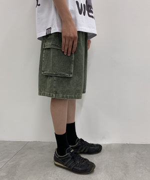 カーキ モデル：175cm L着用