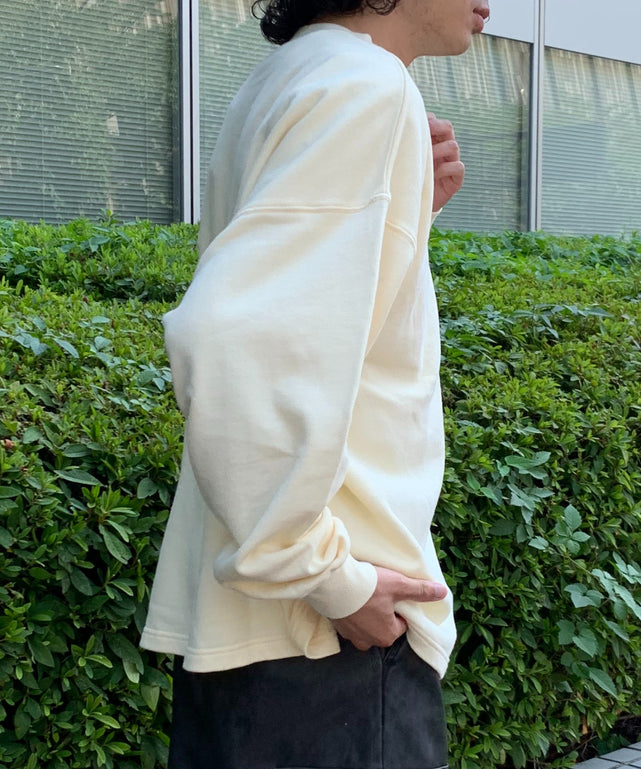 オフホワイト モデル:175cm Lサイズ着用