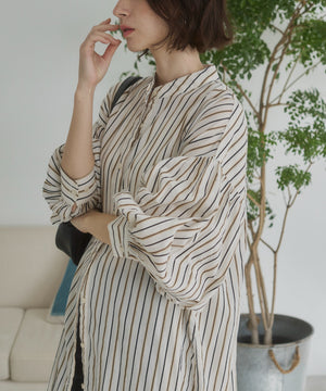 ギャザースリーブシャツワンピース