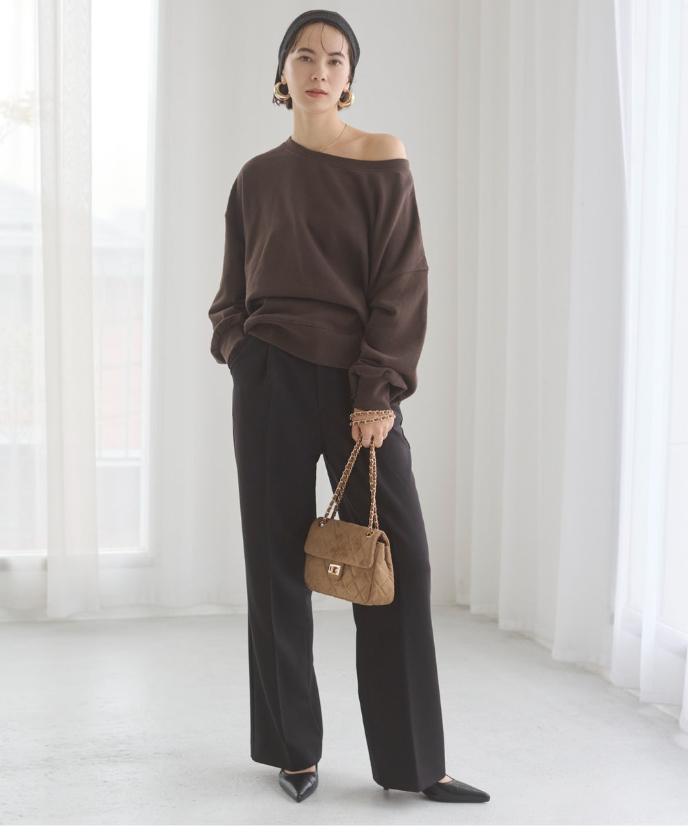 オフショルスウェット