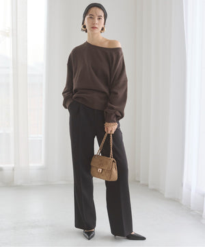 オフショルスウェット