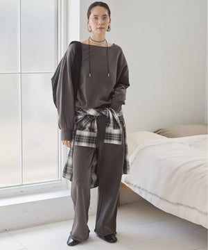 オフショルスウェット