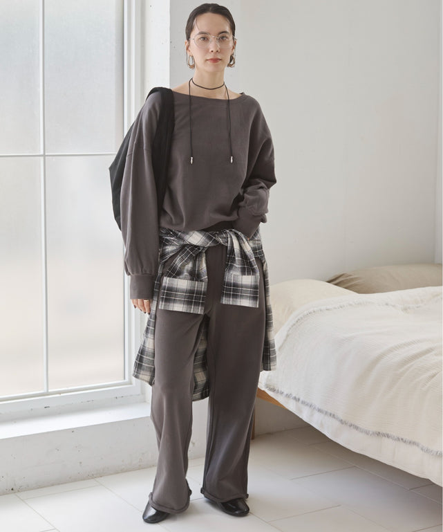 オフショルスウェット