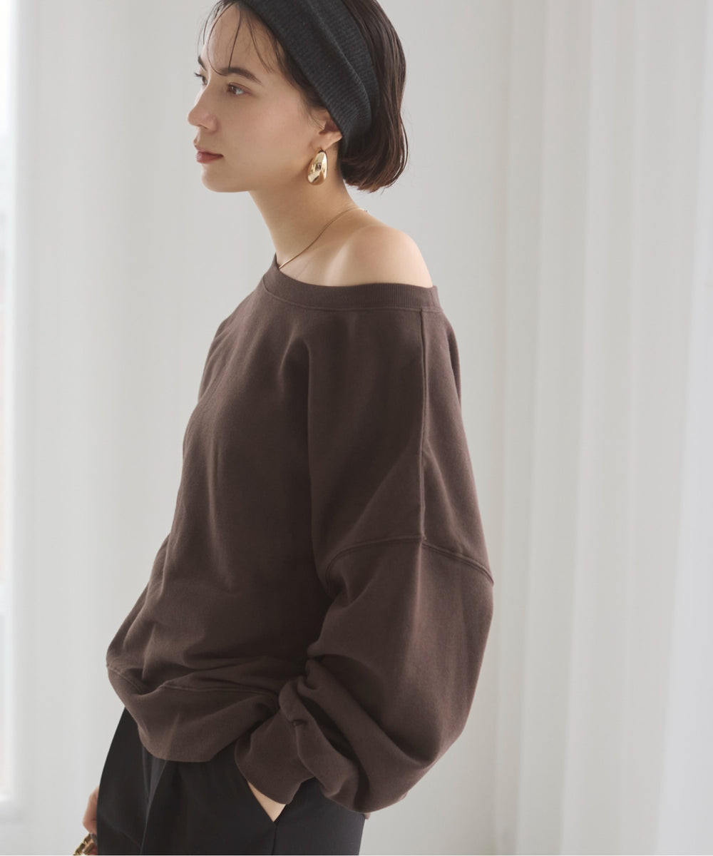 オフショルスウェット