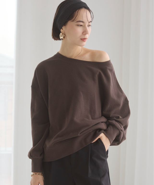 オフショルスウェット