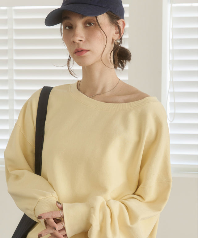 オフショルスウェット