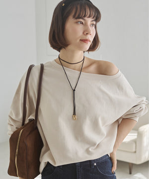 オフショルスウェット