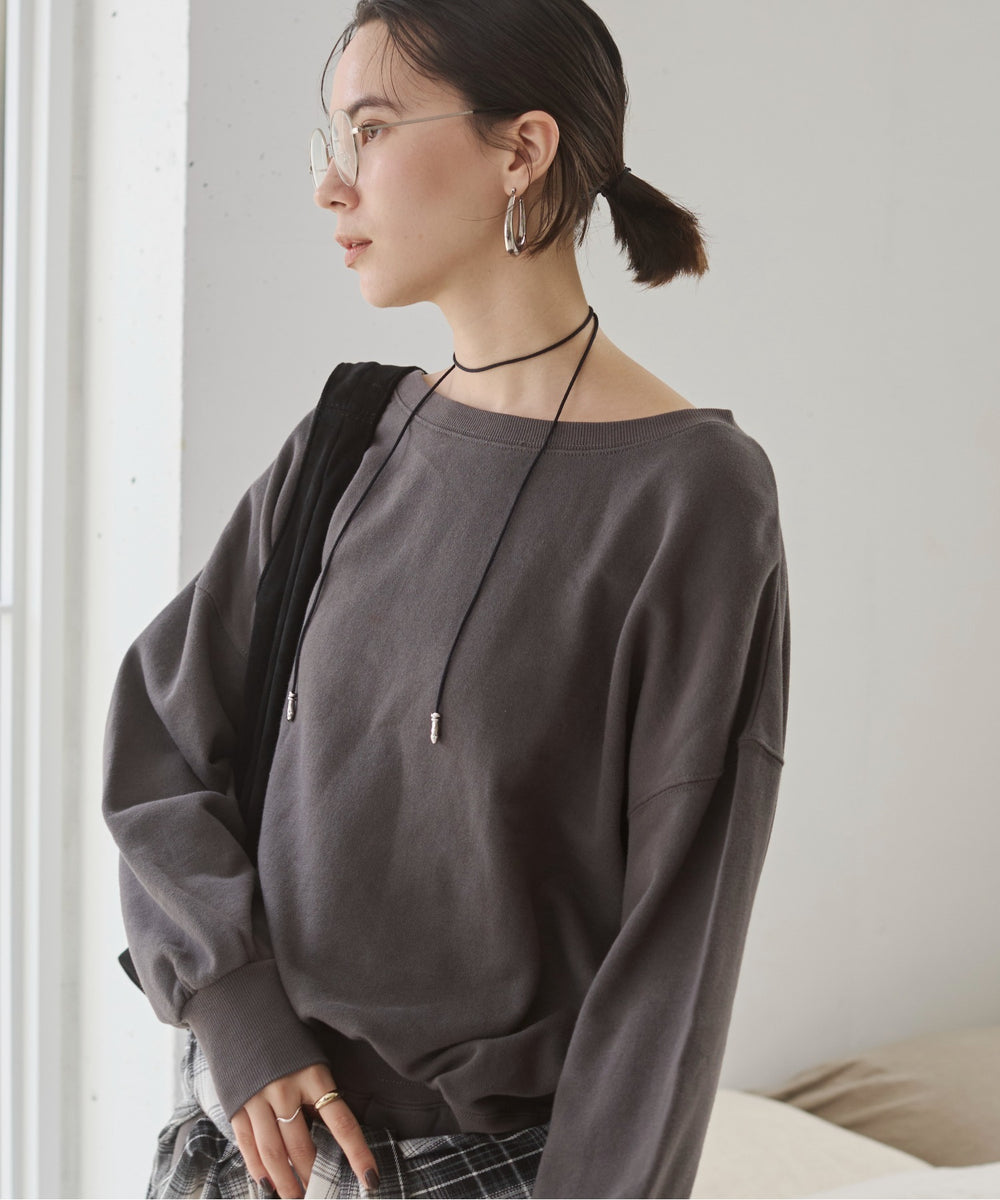 オフショルスウェット
