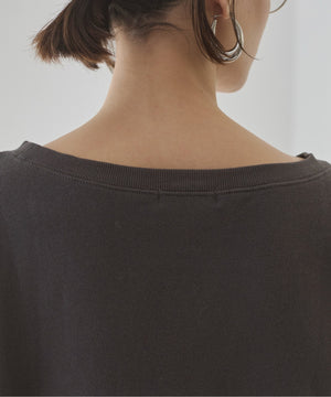 オフショルスウェット