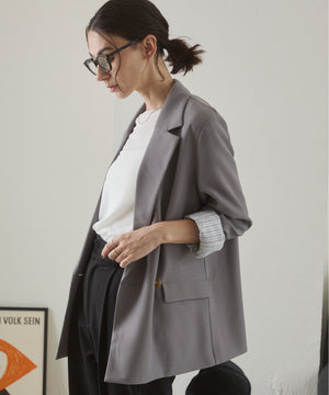 金ボタンダブルブレザージャケット