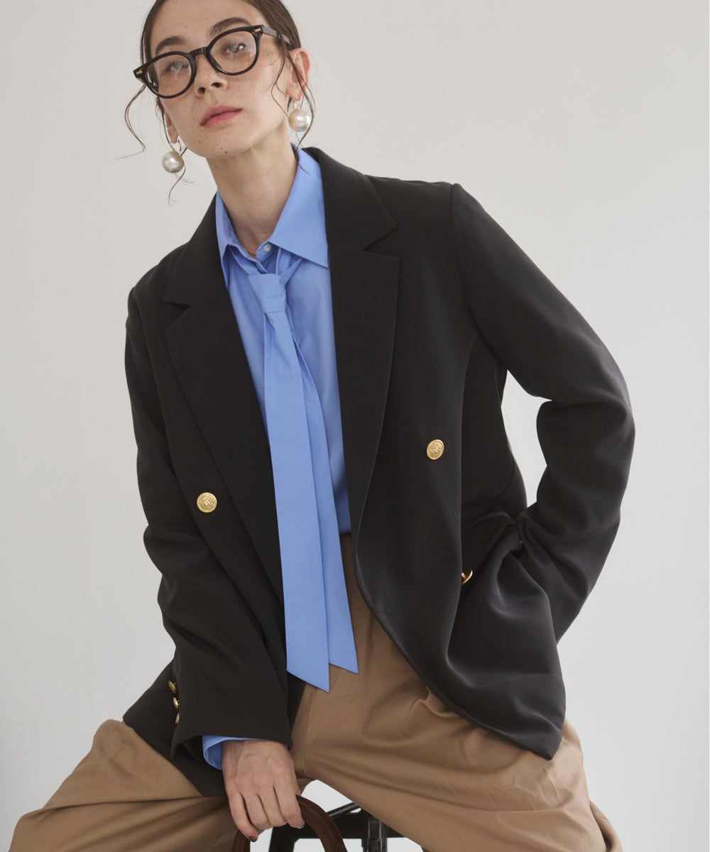 金ボタンダブルブレザージャケット