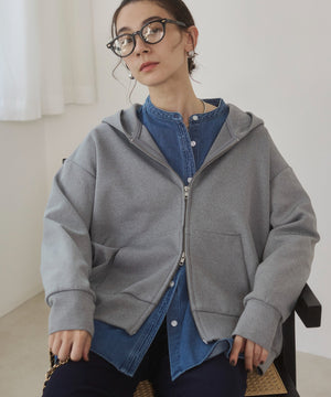 ダンボールジップアップフーディー