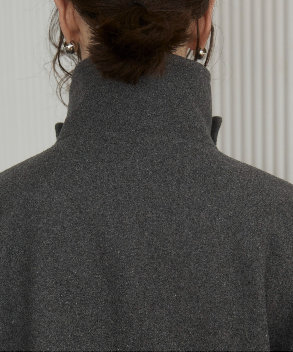 スタンドカラーハーフコート