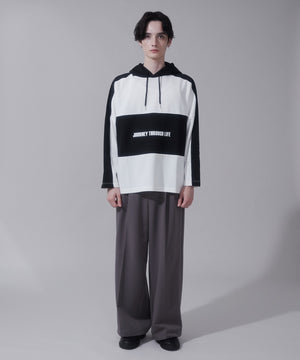 ホワイト　モデル:180cm　L着用