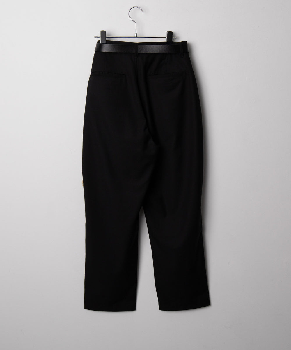 ベルト付きテーパードスラックス
