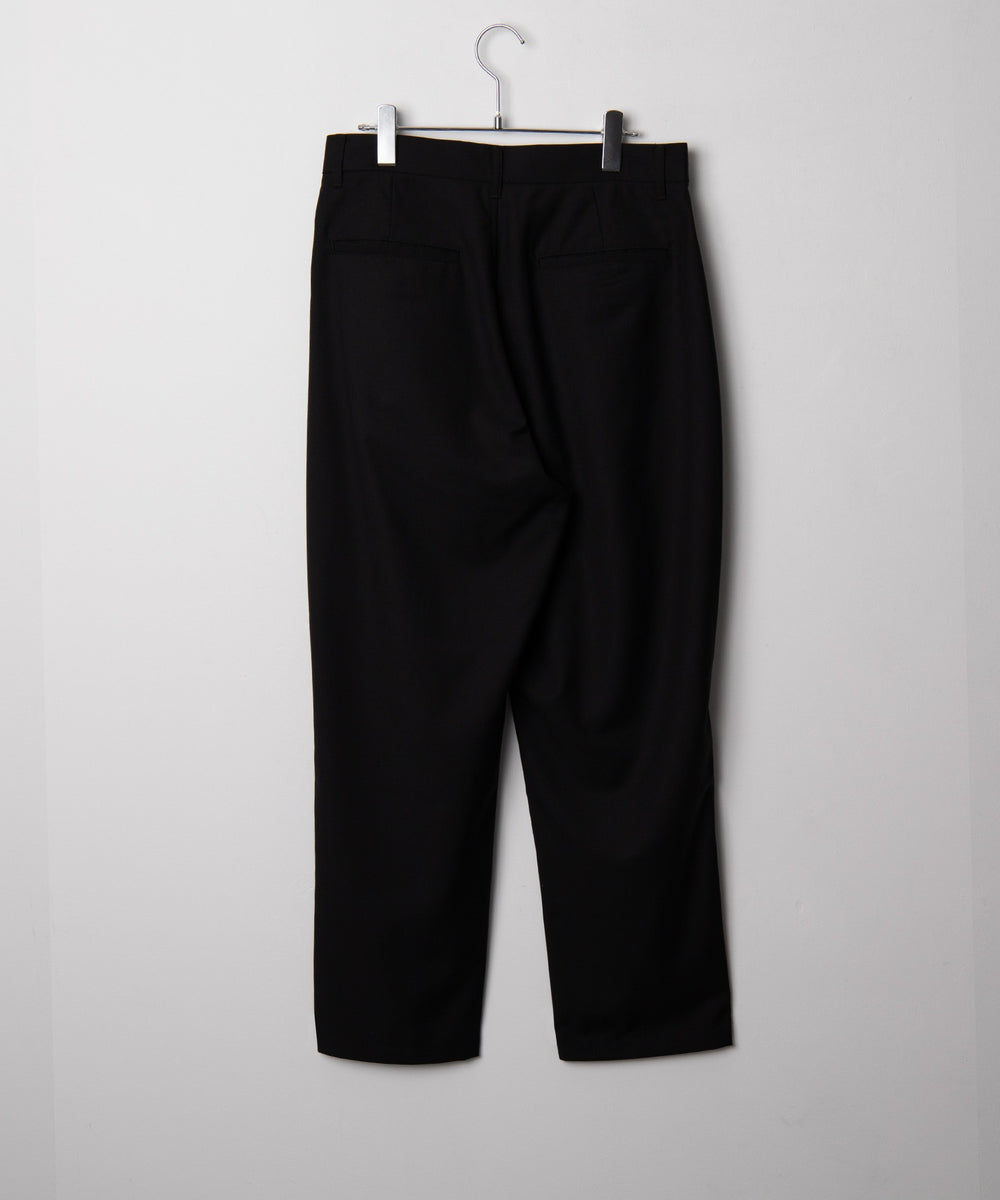 ベルト付きテーパードスラックス