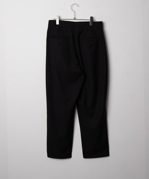 ベルト付きテーパードスラックス