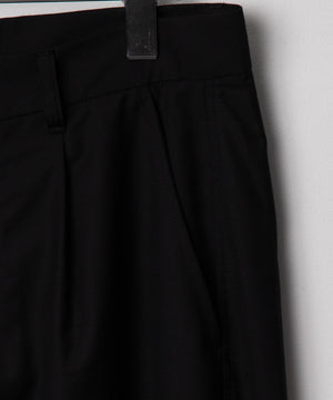 ベルト付きテーパードスラックス