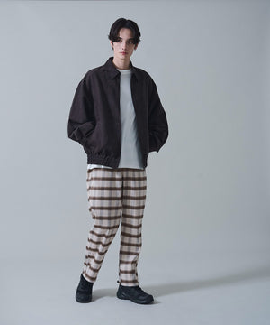 ベージュチェック　モデル：180㎝　L着用