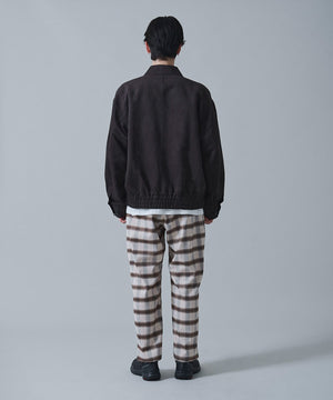 ベージュチェック　モデル：180㎝　L着用