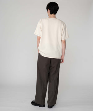 オフホワイト モデル：180cm L着用