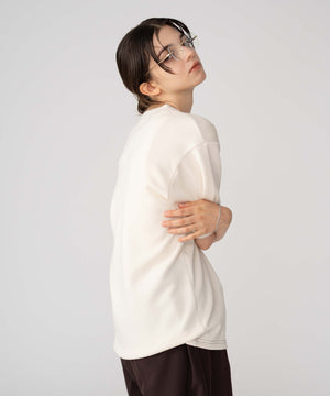 オフホワイト モデル：162cm 　M着用