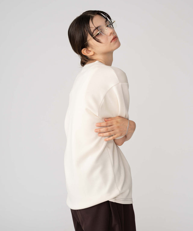 オフホワイト モデル：162cm 　M着用