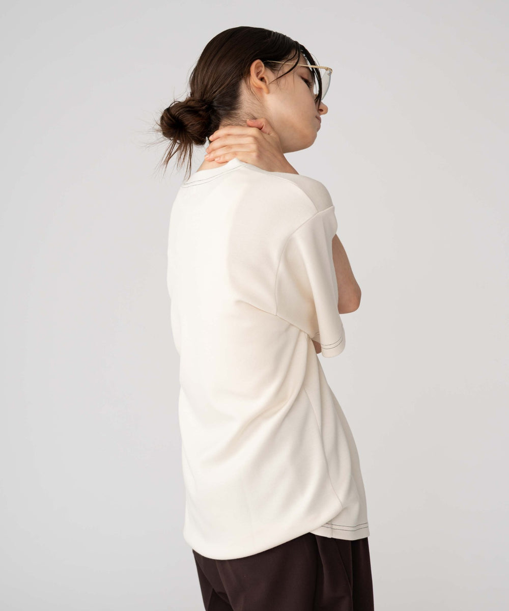 オフホワイト モデル：162cm 　M着用